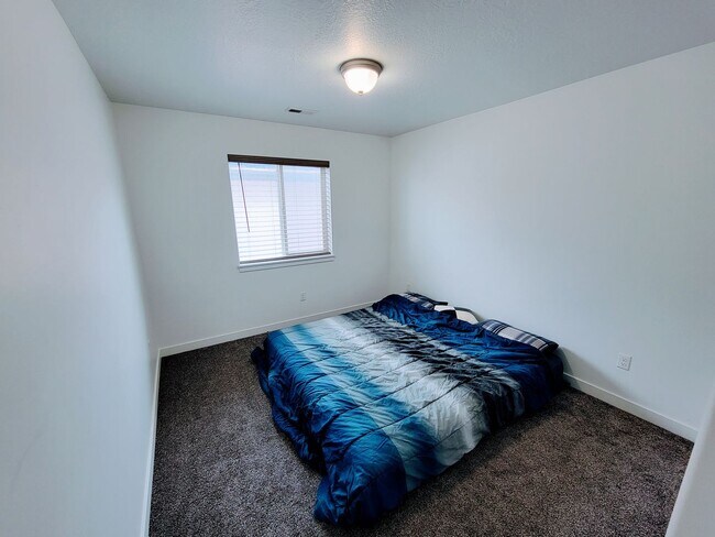 Building Photo - 1049 Albion Meadow Way