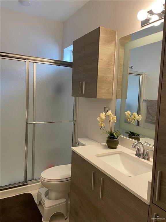 Building Photo - 13 Nightingale Ave