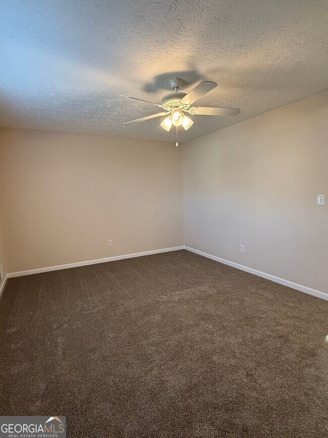 Building Photo - 10111 Settlers Grove Rd NE