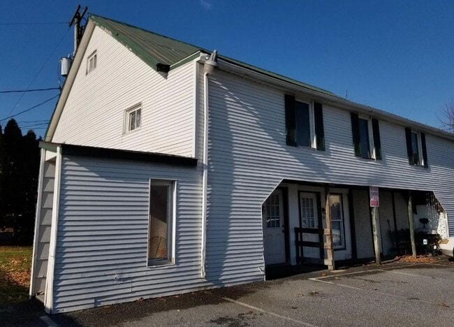 Building Photo - 20 Sawmill Rd