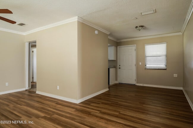 Building Photo - 2233 Bourget Dr