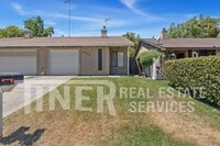Building Photo - 5535 E Knoll Dr