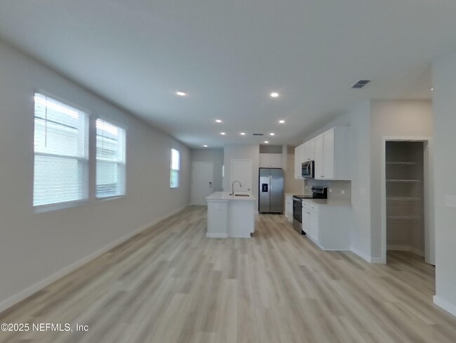 Building Photo - 14897 Praline Ct