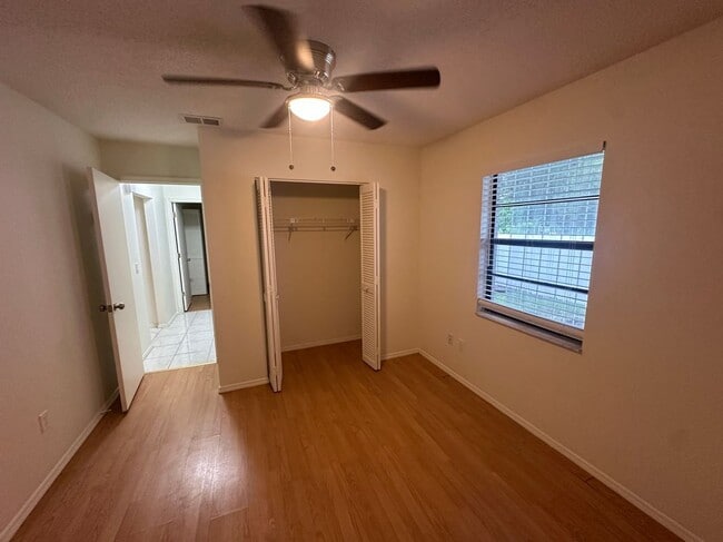Building Photo - 2029 Lake View Blvd