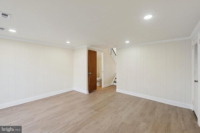 Building Photo - 411 W Shunk St