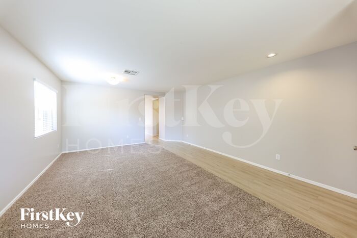 Building Photo - 11597 W Vogel Ave