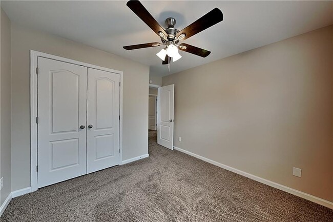 Building Photo - 383 Kyles Cir