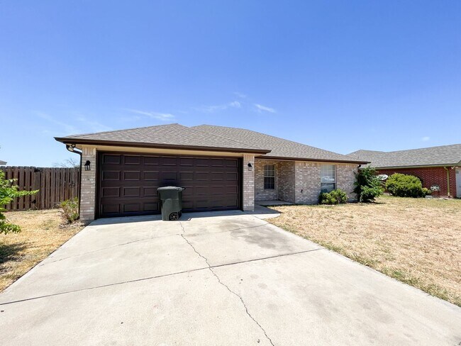 Building Photo - 3307 Southhill Dr