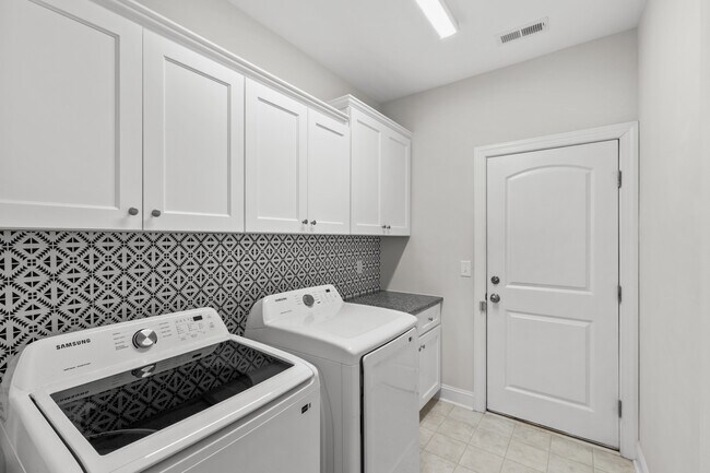 Building Photo - 36 Grazing Meadows Dr