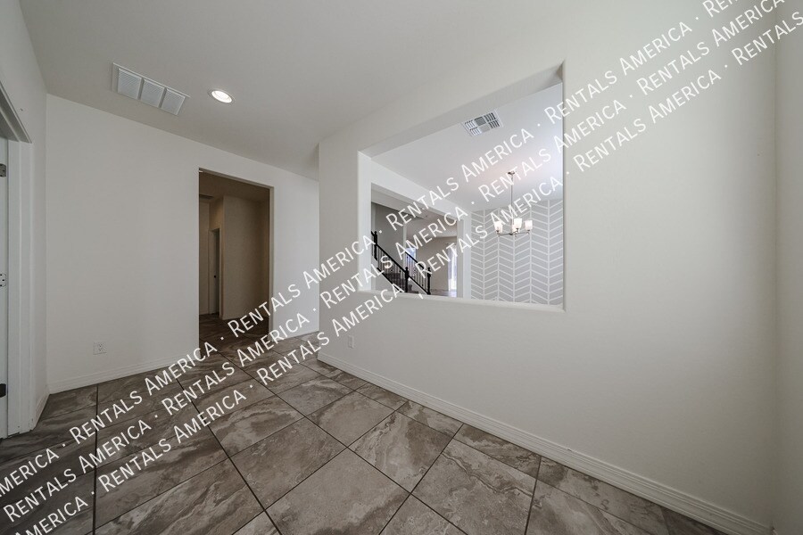 Building Photo - 17965 W Encinas Ln