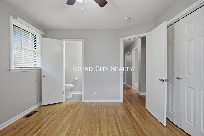 Building Photo - 309 Cathy Jo Dr