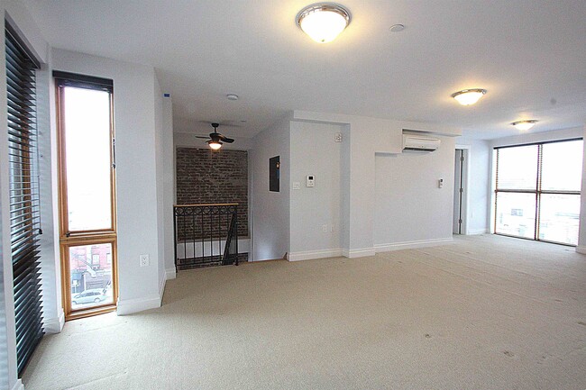 Building Photo - 338 Grove St