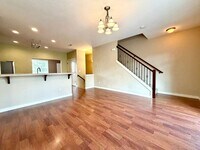 Building Photo - **FREE TWO WEEKS RENT** Sophisticated Beaverton Townhome with Multiple Floor Spacious Layout- Gre...