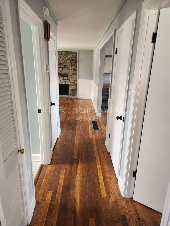 Building Photo - 16 Belvedere Rd