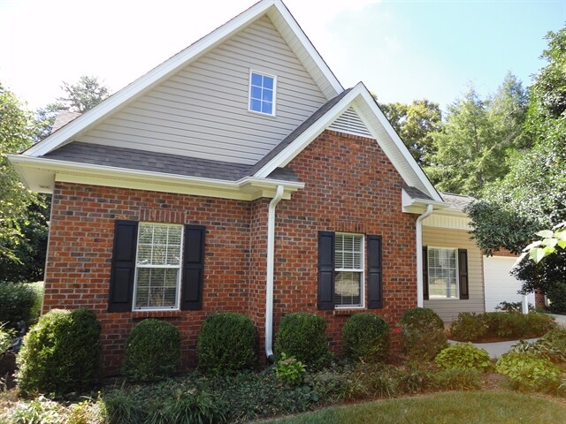 Building Photo - 131 W Chinaberry Ct
