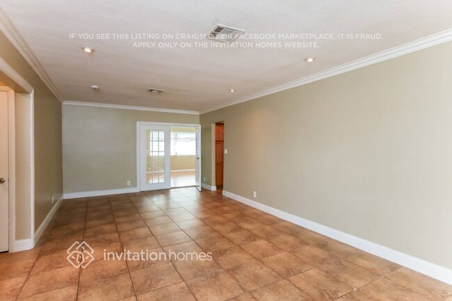 Building Photo - 5430 SW 21st St