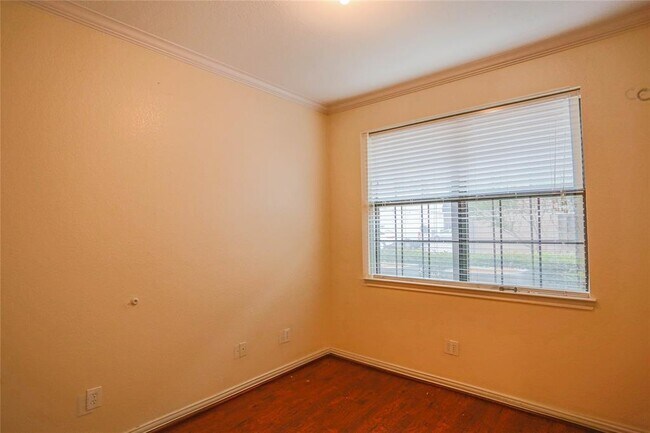 Building Photo - 9400 Bellaire Blvd