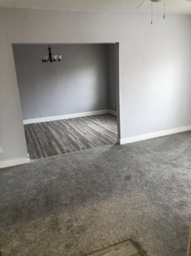 Building Photo - Three Bedroom Apartments Located Near 38th St and Meridian