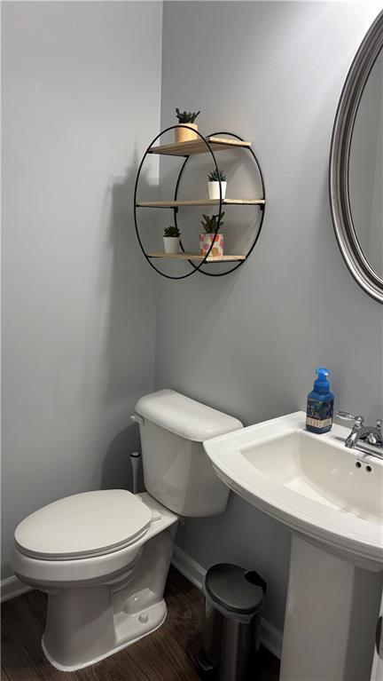 Building Photo - 39 Crescent Chase