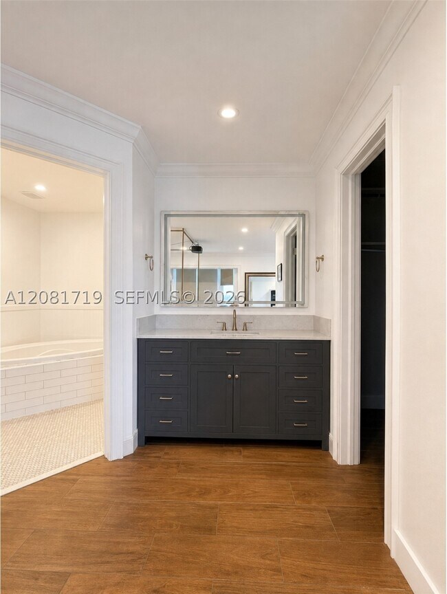Building Photo - 8041 NE Bayshore Ct