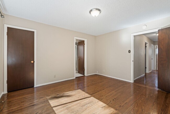 Building Photo - Single-Family Home Located in Peaceful Nei...