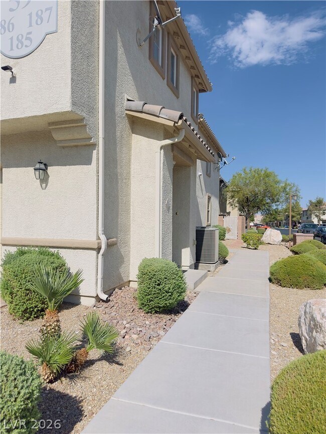 Building Photo - 6255 W Arby Ave