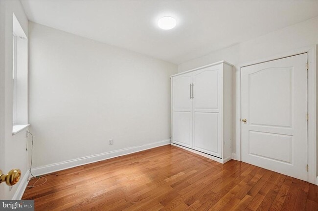 Building Photo - 609 N 34th St