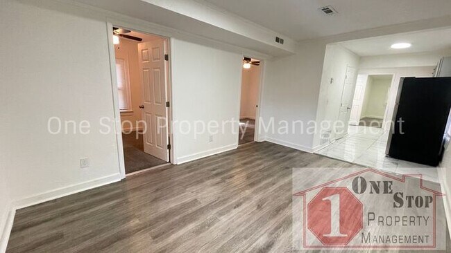 Building Photo - Beautiful 3 Bedroom 1.5 Bathroom Home in K...