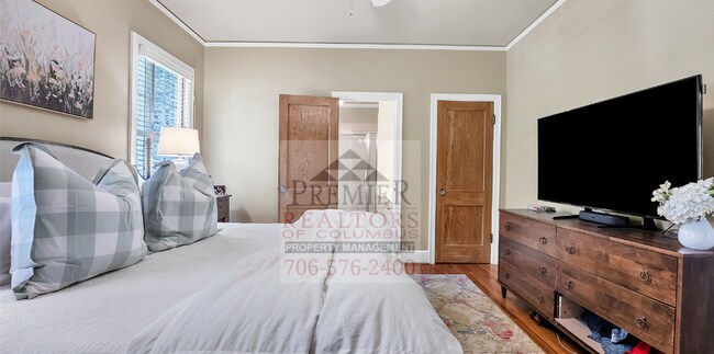 Building Photo - 1531 Wells Dr