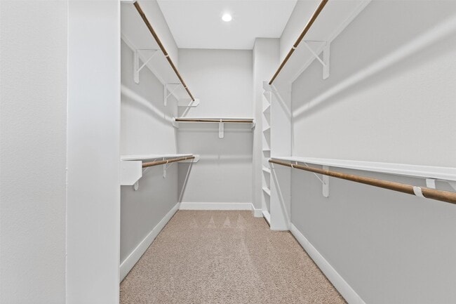 Building Photo - 806 E 39th St