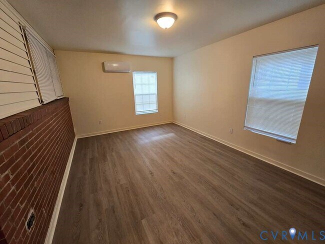 Building Photo - 2604 Sunnybrook Rd