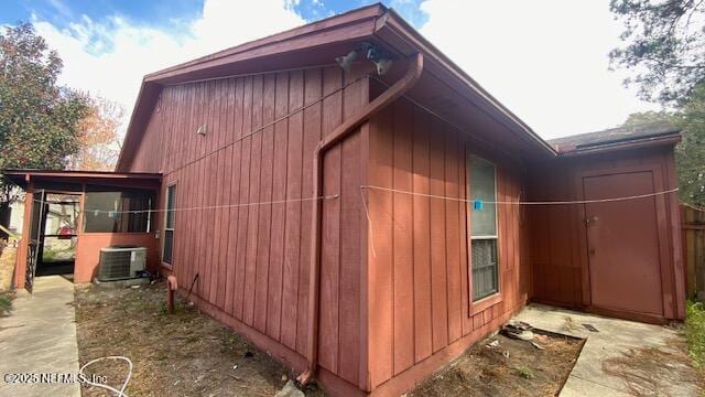 Building Photo - 5542 Bennington Dr