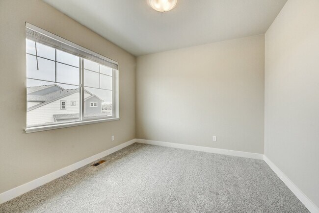 Building Photo - $2,350.00 - 2 Beds, 2.5 Baths, Townhouse i...