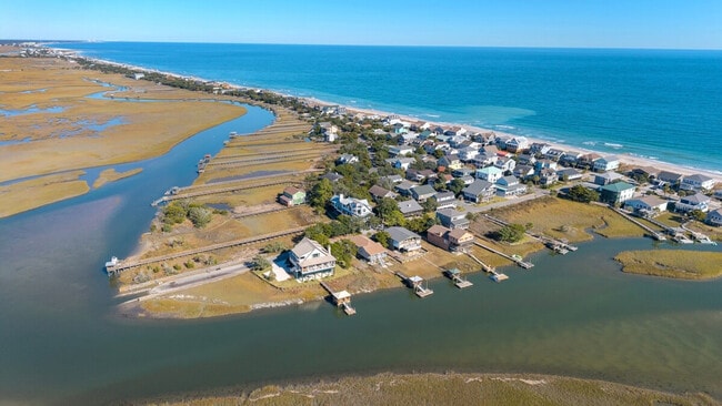 Building Photo - 601 Hazard St