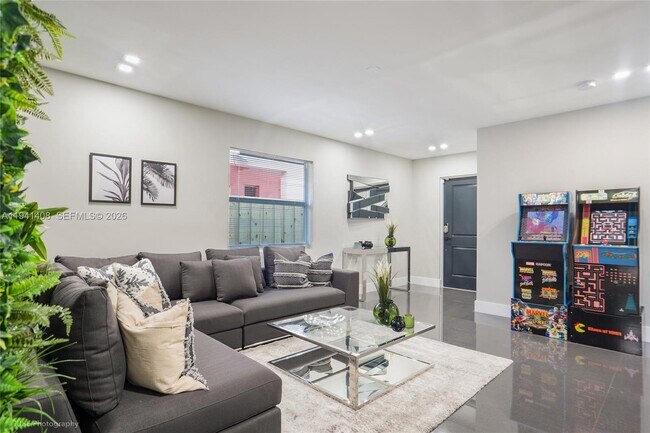 Building Photo - 1035 NW 48th St