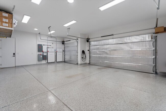 Building Photo - Modern Elegance in Scots Pine – 5-Bedroom Luxury Residence in West Summerlin