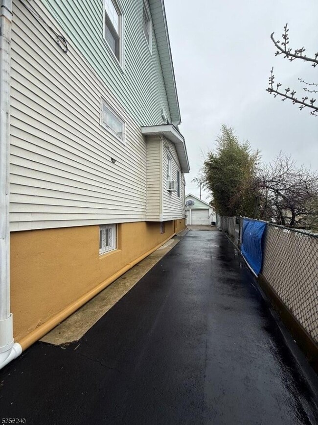 Building Photo - 25 Hammond Ave