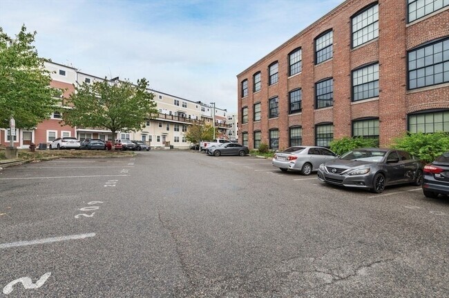 Building Photo - 88 Gerrish Ave