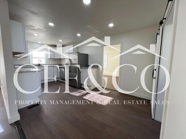 Building Photo - Beautifully maintained 4-bedroom, 3-bath home now available in Duncan!