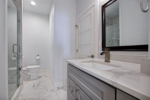 Building Photo - 2318 Stutz Dr
