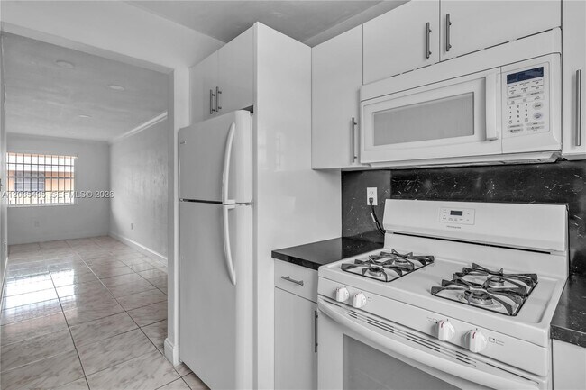Building Photo - 3800 SW 102nd Ave