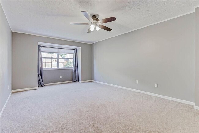 Building Photo - 1285 Courtney Dr