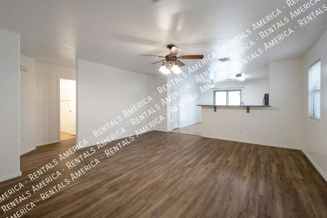 Building Photo - 2457 E Meadow Chase Dr