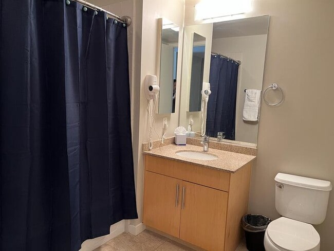 Building Photo - 353 E Bonneville Ave