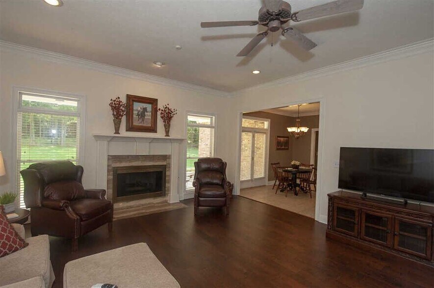 Building Photo - 110 Evergreen Ct