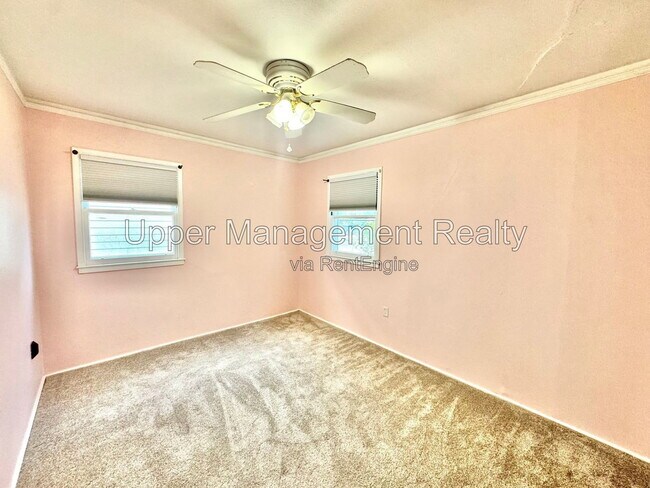 Building Photo - 638 Huntlee Dr