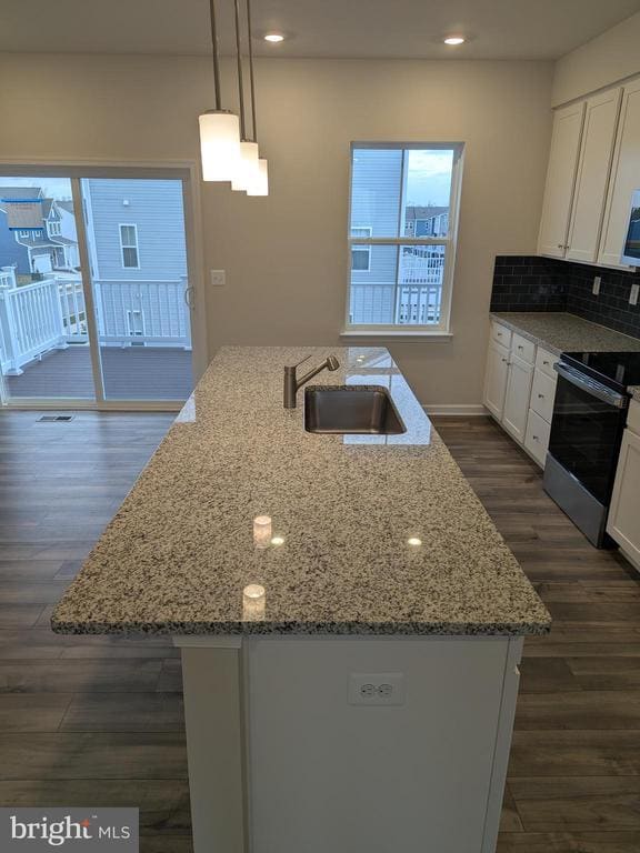 Building Photo - 11 Short Br Dr