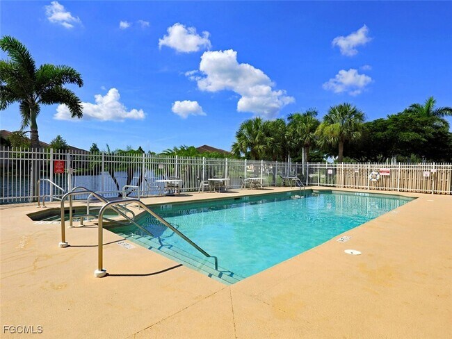 Building Photo - 15460 Bellamar Cir