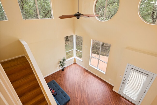 Building Photo - 112 Forest Hls