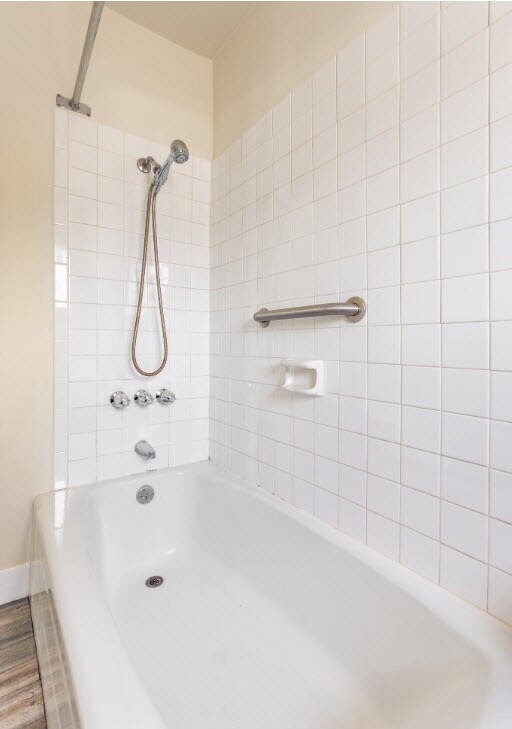 Upstairs Bath and Shower - 1005 Calzona St